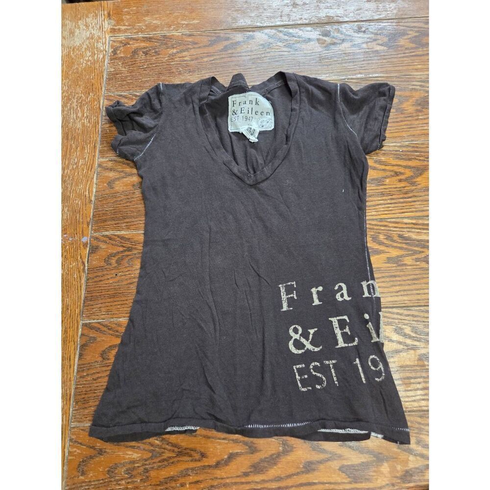 Frank&Eileen Rose style brown v neck tshirt sz XS